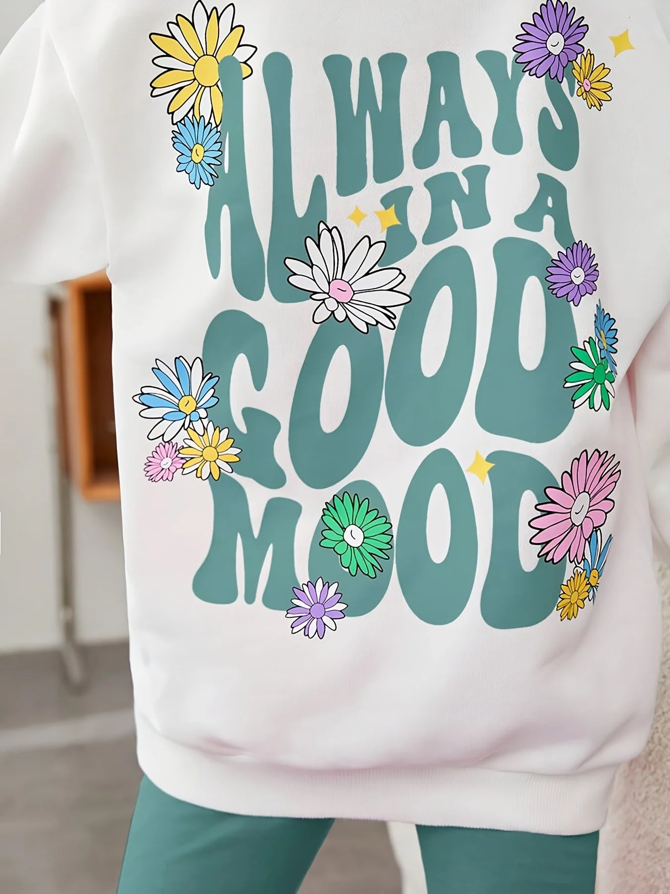 Children's Clothing for Girls with Floral and English Patterns, Off-Shoulder Pullover and Flared Pants Two-Piece Set, Blue-Green Pants, Comfortable and Versatile Set